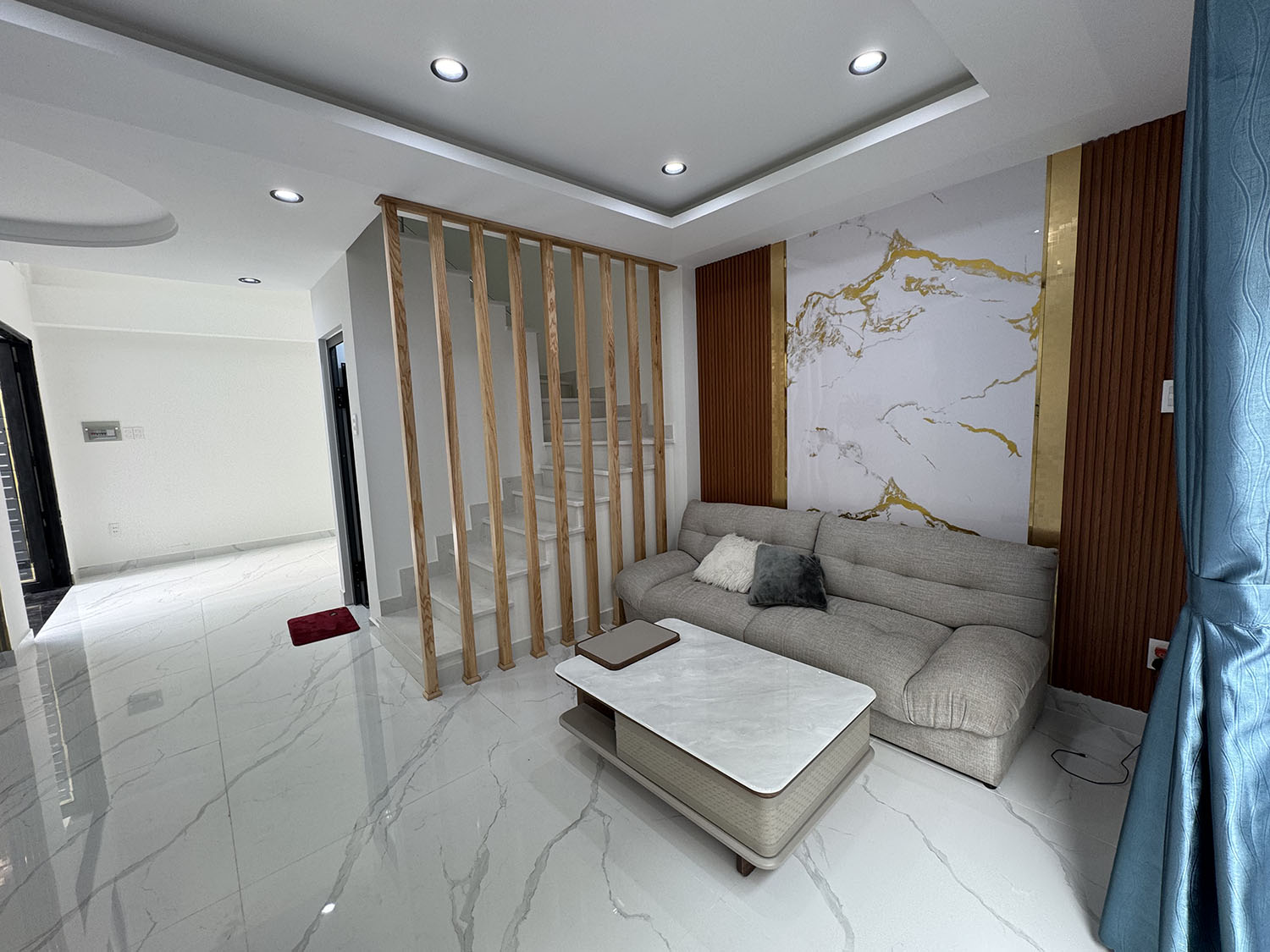 Biệt thự mini 3 lầu, t.kế Tân Cổ Điển, Full n.thất, hẻm ôtô Cầm Bá Thước - Cạnh Phố Ẩm Thực PXLong